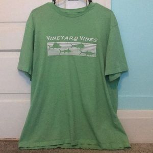 Vineyard vines t shirt